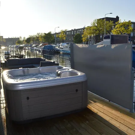 Beautiful Houseboat With Terrace Jacuzzi