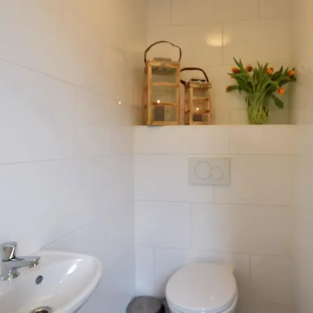 Beautiful Houseboat With Terrace Jacuzzi Botel *